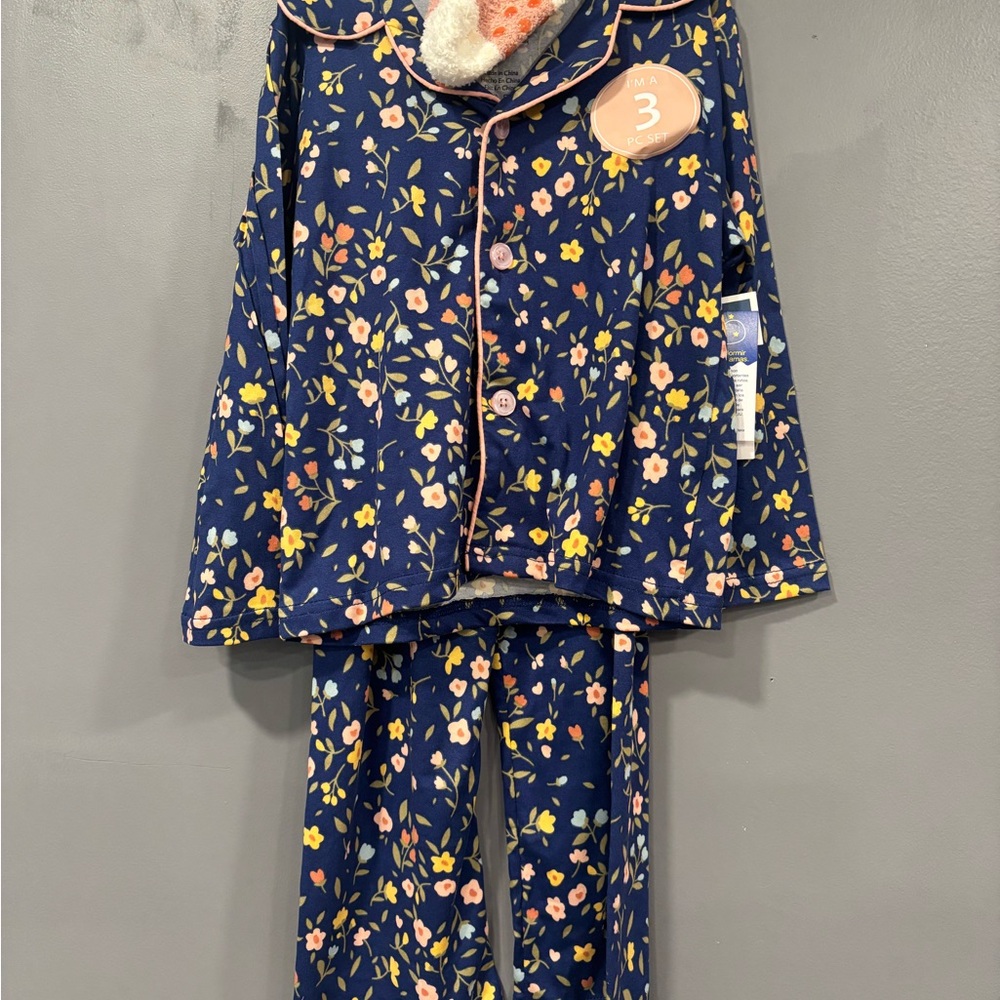 Jennifer Lopez Blue and Yellow Pajama Set